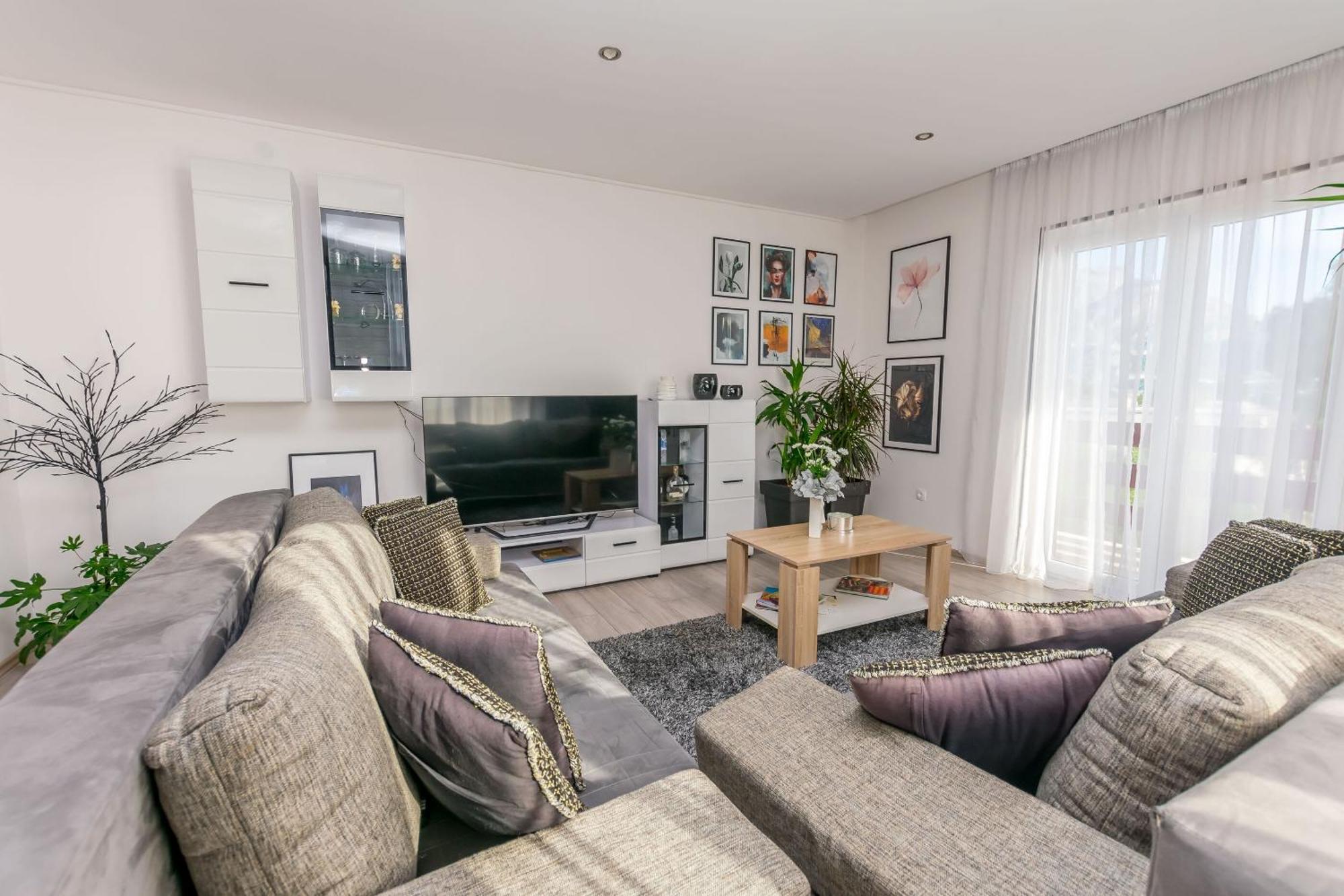 Apartments Mladen ดูเช ภายนอก รูปภาพ