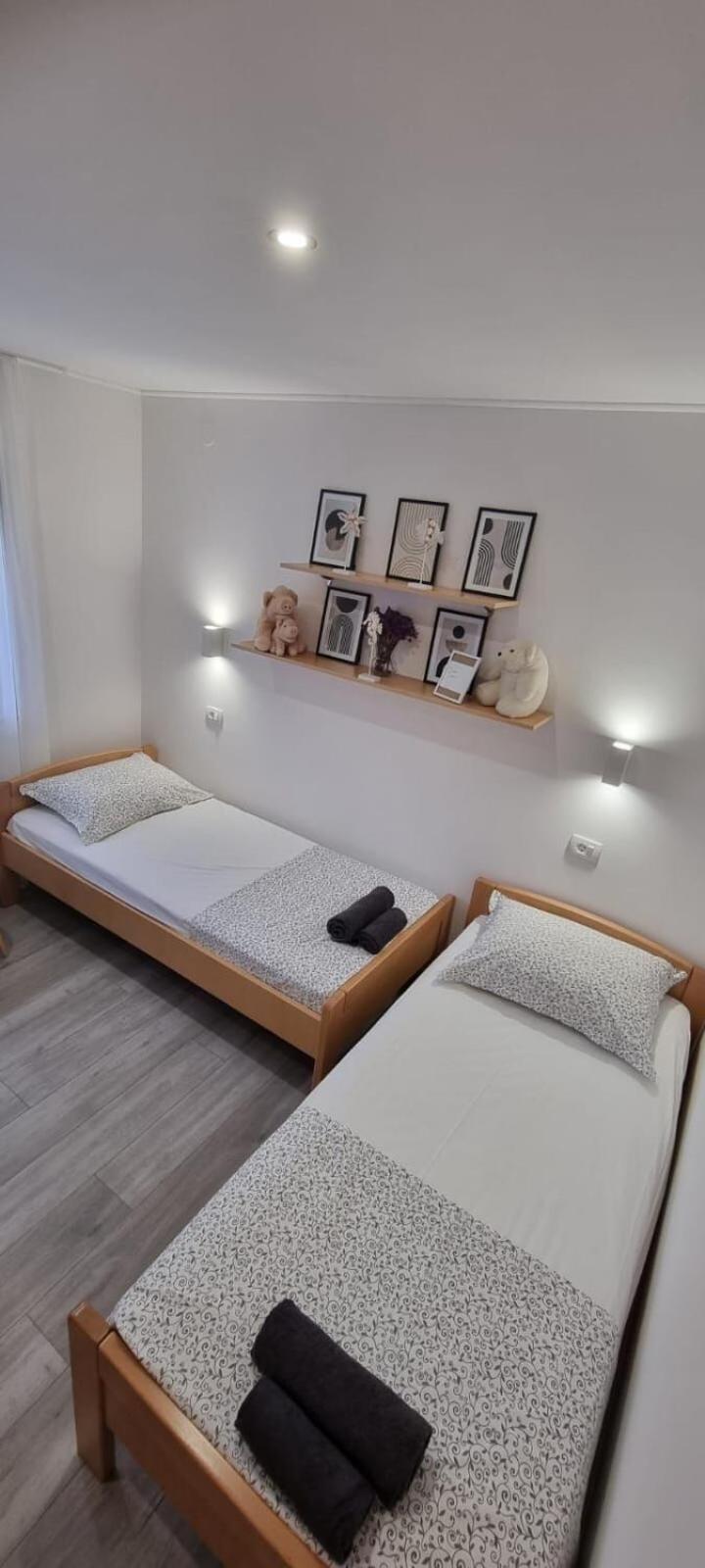 Apartments Mladen ดูเช ภายนอก รูปภาพ